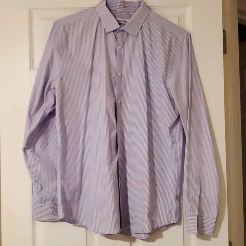 Calvin Klein Men's L Slim Fit button down shirt